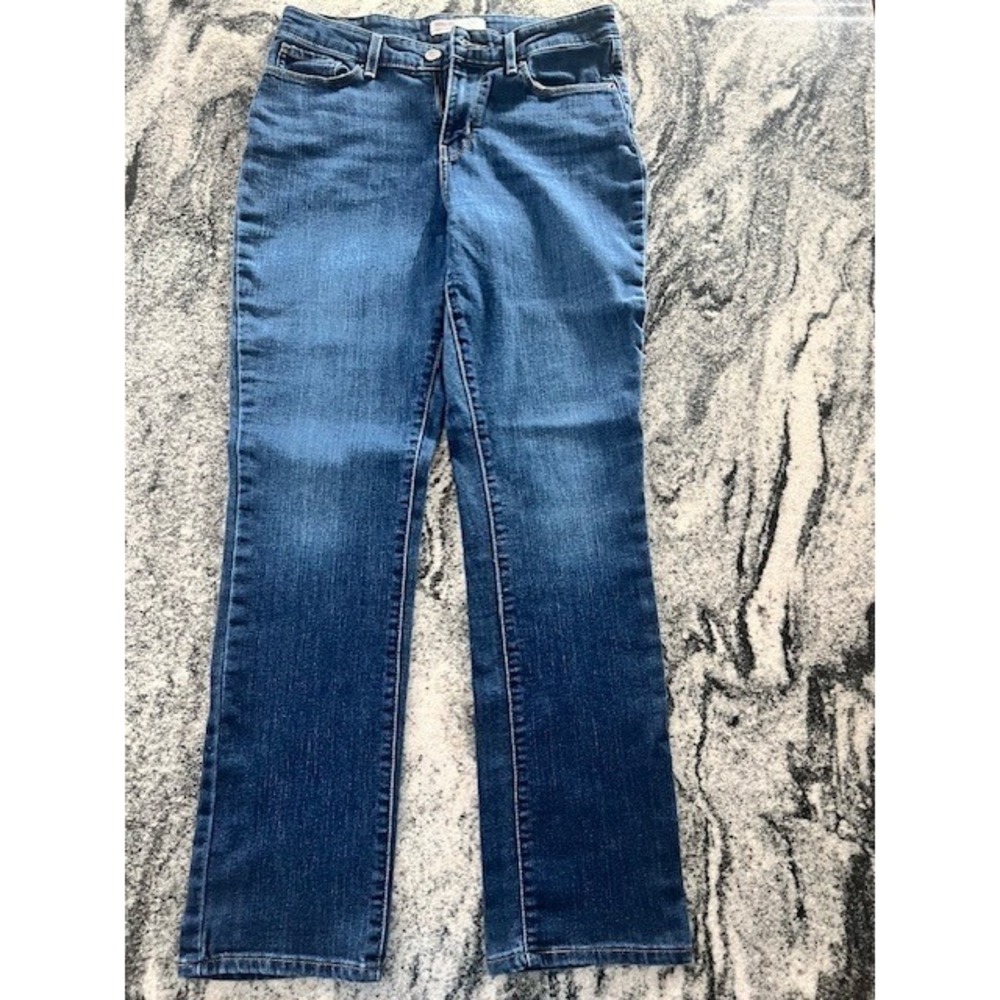 Signature Levi Strauss Straight Jeans Womens 8M W29 L32 Blue Mid-Rise Stretch